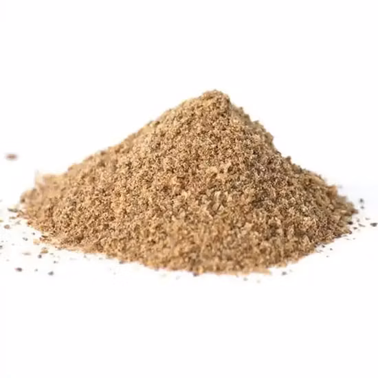 Poudre de balle de riz nourrissante en protéines pour l'alimentation animale cultivant des champignons comestibles.